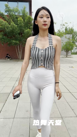 (视频)白色紧身瑜伽裤翘臀美女好身材-0.8G/MP4